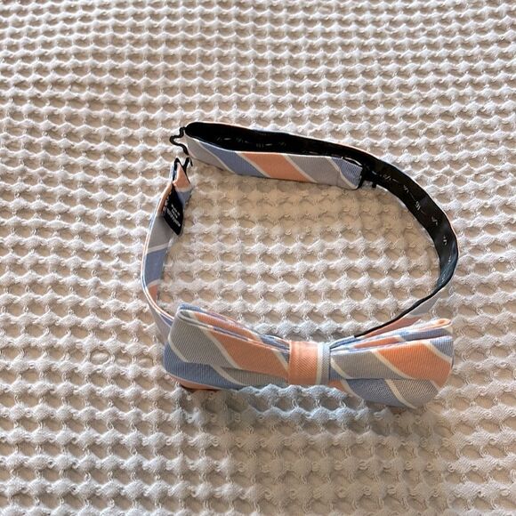 Bow ties selling all 3. Adjustable circumference - Picture 3 of 4